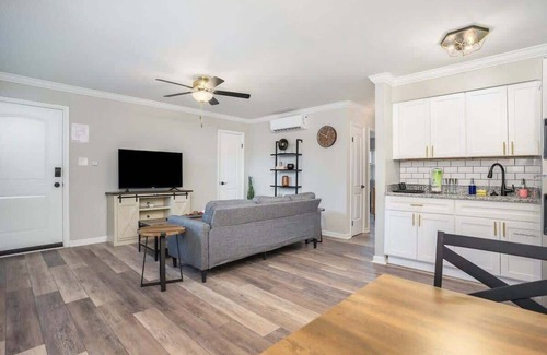 East Ocean View Apartamento | OV Mosaic Oyster Suite
