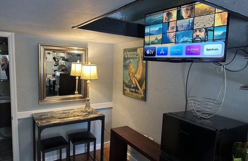 Fellowship Cabina | Ovedale Lodge. A cabin on a three acre estate in Horse Country, Ocala