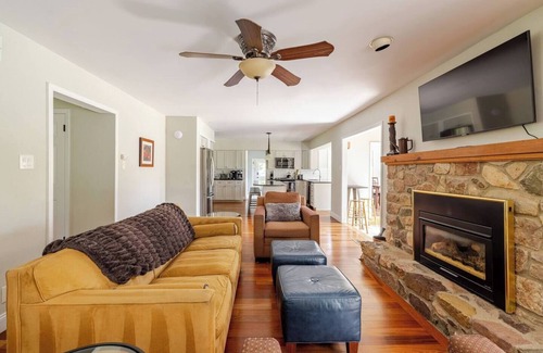 Perkasie Casa | Over 10 Acres In Bucolic Bucks County w/Pool!