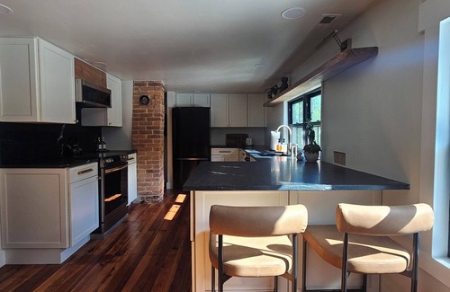 Berkeley Springs Apartamento | "Over The Ridge"Vintage Modern Apartment