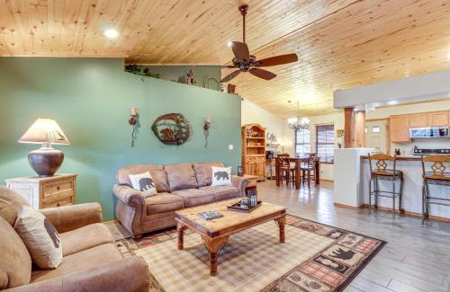 Heber Casa | Overgaard Cabin with Private Deck, Grill and Fire Pit!