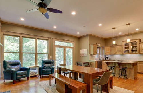 Bucyrus Casa | Overland Park Retreat w/ Pond & Large Backyard!