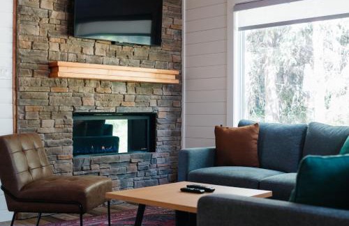 Jasper East Cabina | Overlander Mountain Lodge