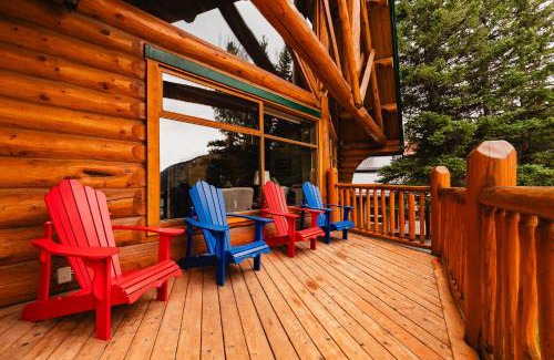 Jasper East Cabina | Overlander Mountain Lodge