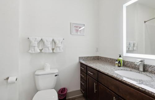 Farragut Apartamento | Overlook 1306 I Resort Style Living I Parking