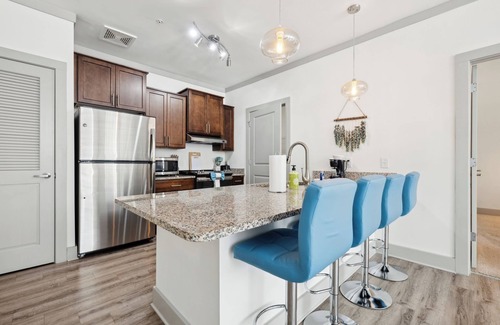Farragut Apartamento | Overlook 2103 I Luxury Redefined I Free Parking