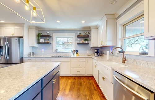 Lookout Mountain Casa | Overlook four states in this exquisite dog friendly home with pool