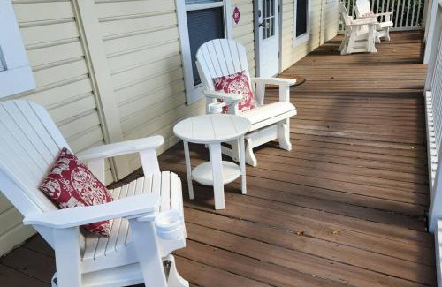 Downtown Dunedin Apartamento | Overlooking Downtown Dunedin Two Bedroom apartment NO KIDS, NO PETS