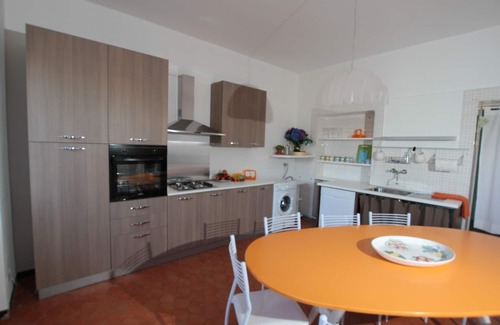 Vacciago Casa | Con vistas al lago de Orta. Grandes espacios, jardín, piscina privada