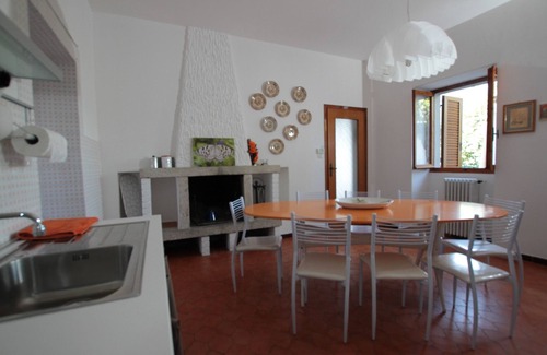 Vacciago Casa | Con vistas al lago de Orta. Grandes espacios, jardín, piscina privada
