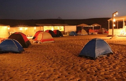 Downtown Dubai Complejo | Overnight Campsite stay party adventures
