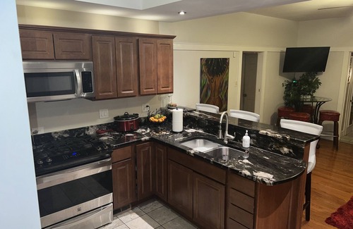 Maywood Casa | OVERSIZED house located 20min ORD/ MDW airports, 15min D/T Chg. 1min to I-290.