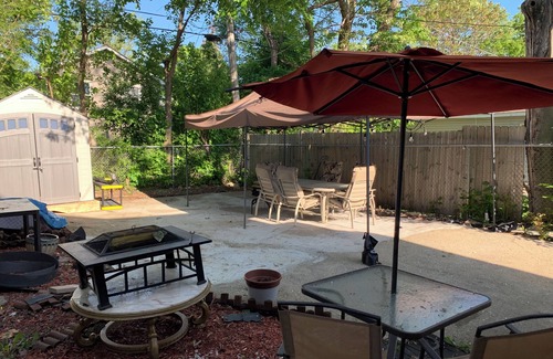 Maywood Casa | OVERSIZED house located 20min ORD/ MDW airports, 15min D/T Chg. 1min to I-290.