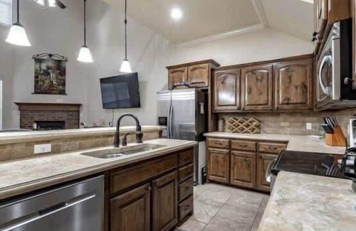 North Overton Casa | Overton Opulence - 3BR 3BA - Close to Tech