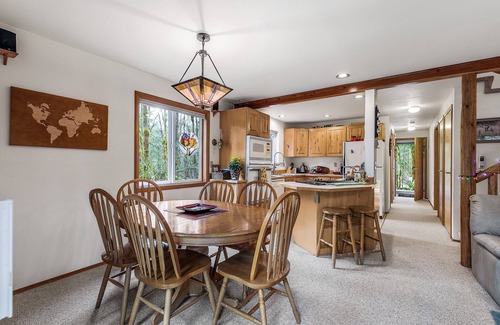 Baring Casa | Owl Be Back Spacious, peaceful, private riverfront