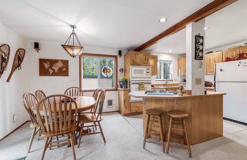 Baring Casa | Owl Be Back Spacious, peaceful, private riverfront