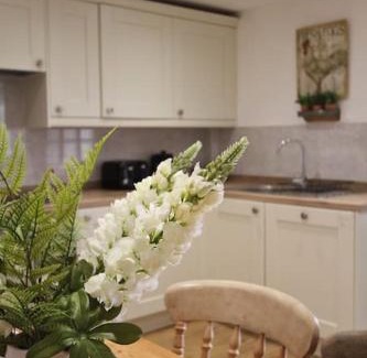 Wyck Rissington Casa | Owl Cottage - Cosy Cotswolds Stone Escape, Dog Friendly
