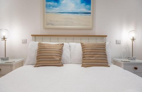 Great Snoring Casa | Owl Cottage