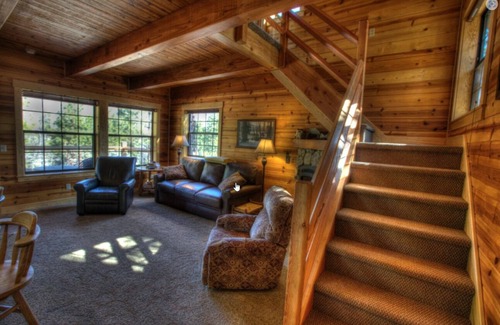 Foresta Cabina | Owl Moon Cabin - Rare jewel of a cabin located inside Yosemite National Park
