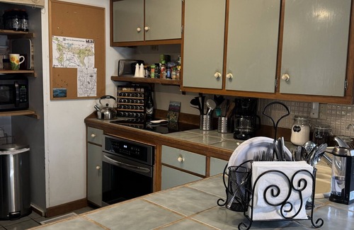 Carbondale Casa | Owl's Nest is a perfect getaway in the woods with lakes nearby. Pet friendly!