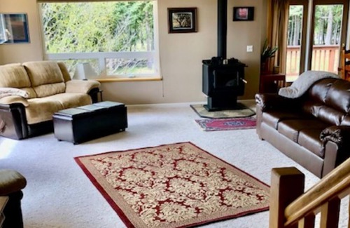 Homer Casa | OWL'S OVERLOOK FAMILY SIZED HOME 10 MINUTES FROM DOWN TOWN HOMER