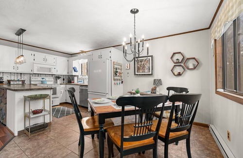 Jim Thorpe Casa | Owl Woods Inn, Jim Thorpe Lake Community, Indoor Hot Tub!