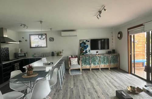 Cowes Casa | OwLHouse on Island