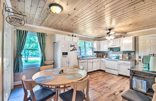 Helen Casa | Owls Hideaway in Cleveland with 2 Fire Pits!