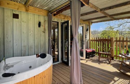 South Molton Cabina | Owls Nest Lodge