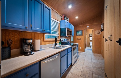 Mentone Cabina | Owl’s Perch-lakefront, paddle boards, pool table