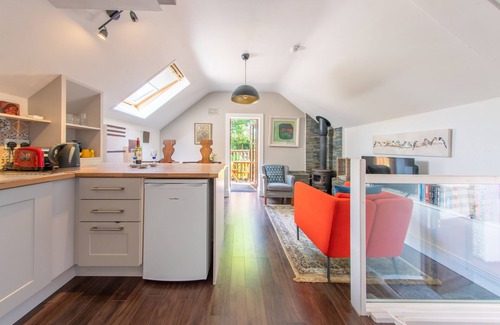 Knockaderry Cross Roads Apartamento | Own door apartment surrounded by mature gardens in the Wicklow mountains