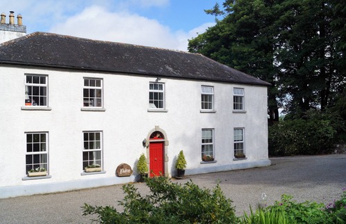 Knockaderry Cross Roads Apartamento | Own door apartment surrounded by mature gardens in the Wicklow mountains