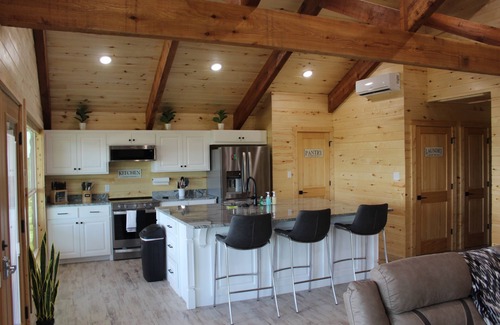 Shreveport Cabina | Owner's Cabin at God's Country Resort with Hot Tub and Spectacular View (2A)