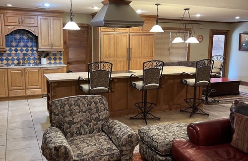 Oxford Casa | Oxford, MS Chalet con acceso a la playa / lago, sala de estar al aire libre con TV y FP