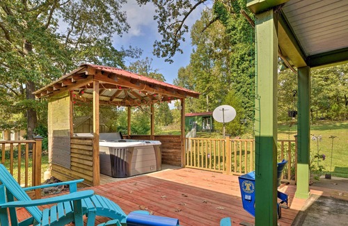 Oxford Cabaña | Oxford Home With Hot Tub, 10 Mi to Ole Miss