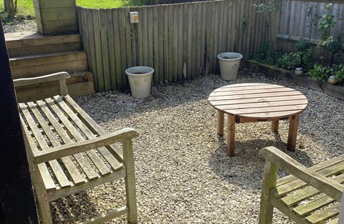 Wantage Cabaña | Oxfordshire Village Cottage With Private Garden