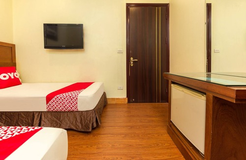 Dich Vong Hau Hotel | OYO 1046 Saigon Palace - Tran Quoc Hoan