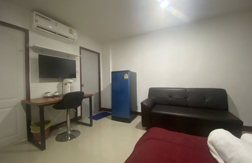Chang Moi Hotel | OYO 1135 Triple A Residence