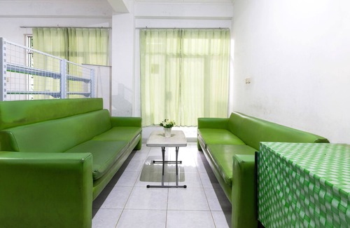 Depok Hotel | OYO 1242 Penginapan Rb Syariah