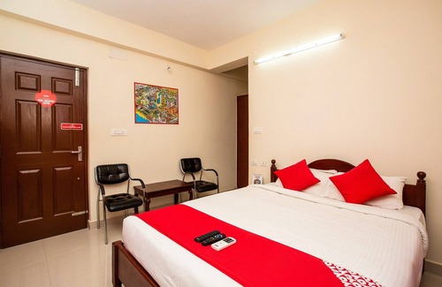 Injambakkam Hotel | OYO 15701 River View Residency