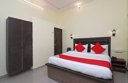 Lanka Hotel | OYO 17171 Sandhya Guest House