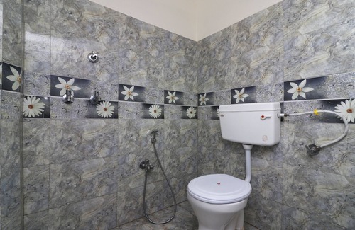 Lanka Hotel | OYO 17171 Sandhya Guest House