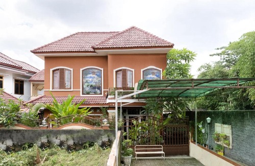 Depok Hotel | OYO 1806 Puri Arsita Homestay