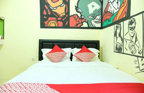 Tanjung Pandan Hotel | OYO 1853 Guest House D'makmoer