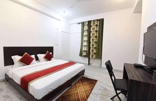 Greater Noida Casa | OYO 18982 OOAK Hotels Delta 1