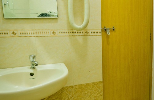 Alappuzha Hotel | OYO 19587 Chembil Residency