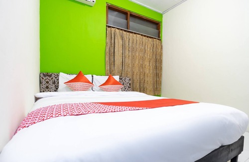Depok Hotel | OYO 2454 Wanawiyata Homestay
