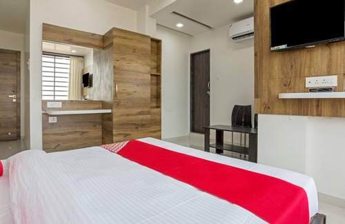 Niphad Hotel | OYO 26116 Food Hub