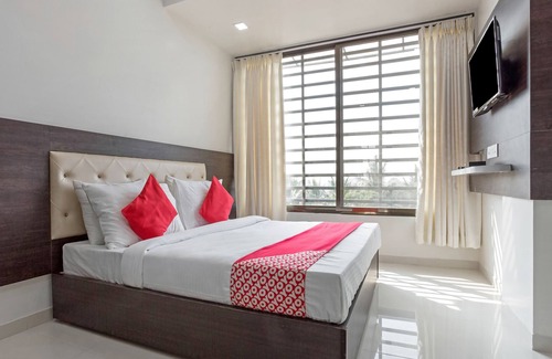 Niphad Hotel | OYO 26116 Food Hub