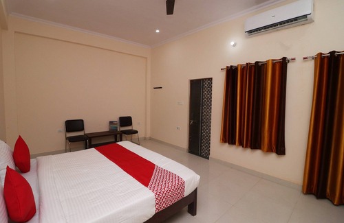 Naini Hotel | OYO 27941 Sangam Darshan